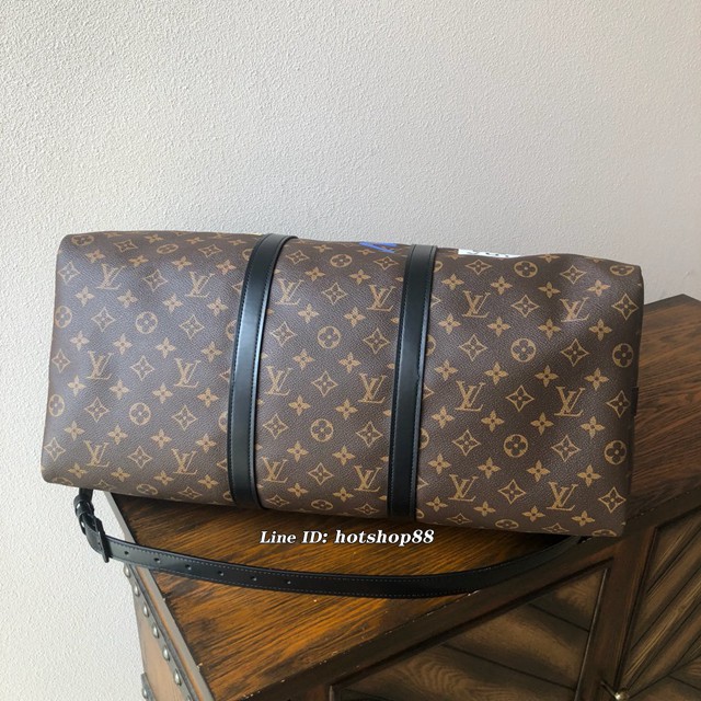 路易威登LV旅行包 LV老花黑皮地球絲印旅行袋枕頭包 M44642老花 Keepall Bandoulière 50手袋 xxlv1140